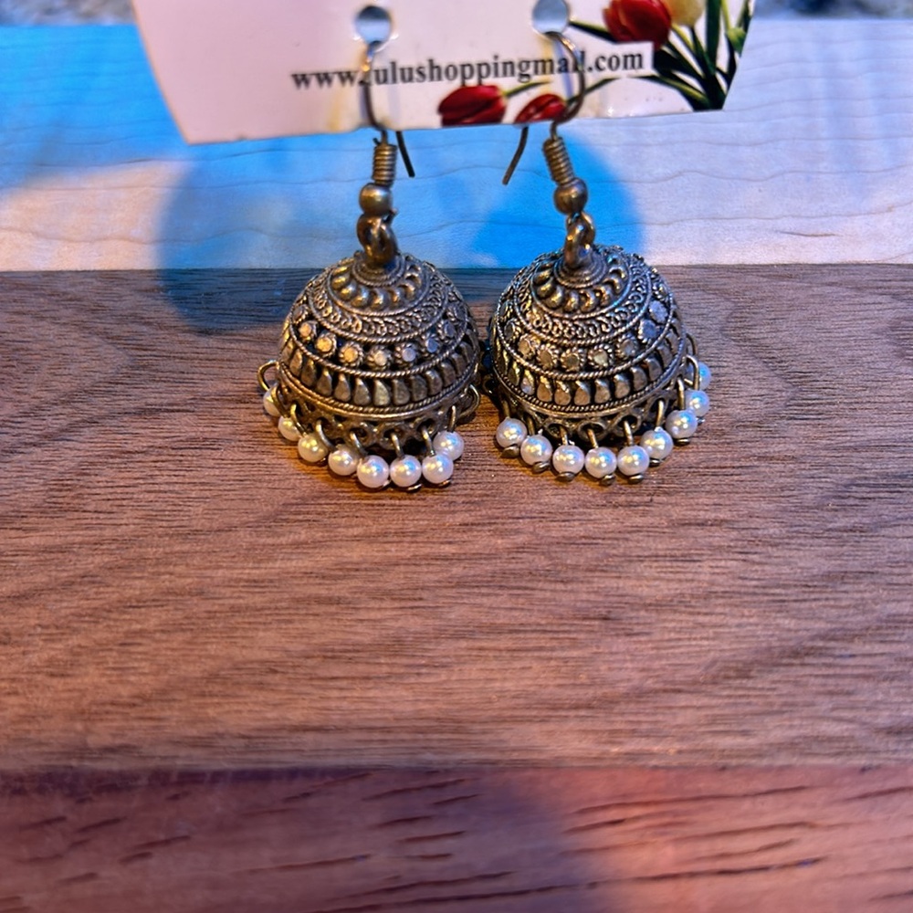 Lulu Naturelle Jhumka Style Dangle Earrings with pearls, New - Picture 5 of 6